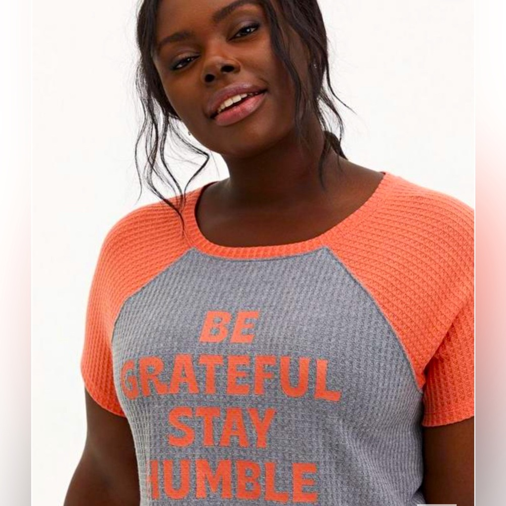 ❤️ TORRID Grateful Grey & Hot Coral Waffle Knit Tee - Picture 1 of 6